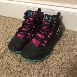 Girls Under Armour Basketball Shoes